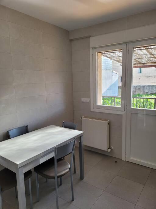Casa Julio, Bonita Casa Comoda Y Espaciosa, Totalmente Reformada Con Terraza Y Jardin Privado Riezu Exterior photo